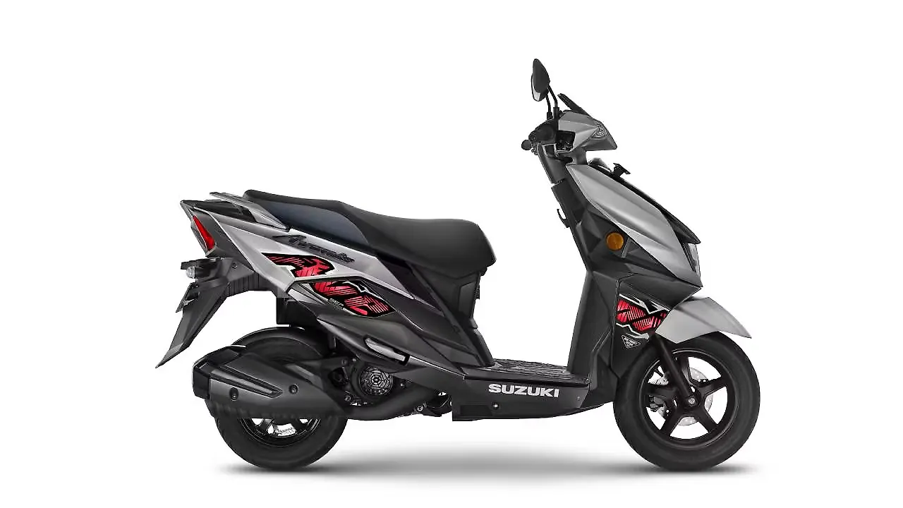 SUZUKI Avenis - Image 4
